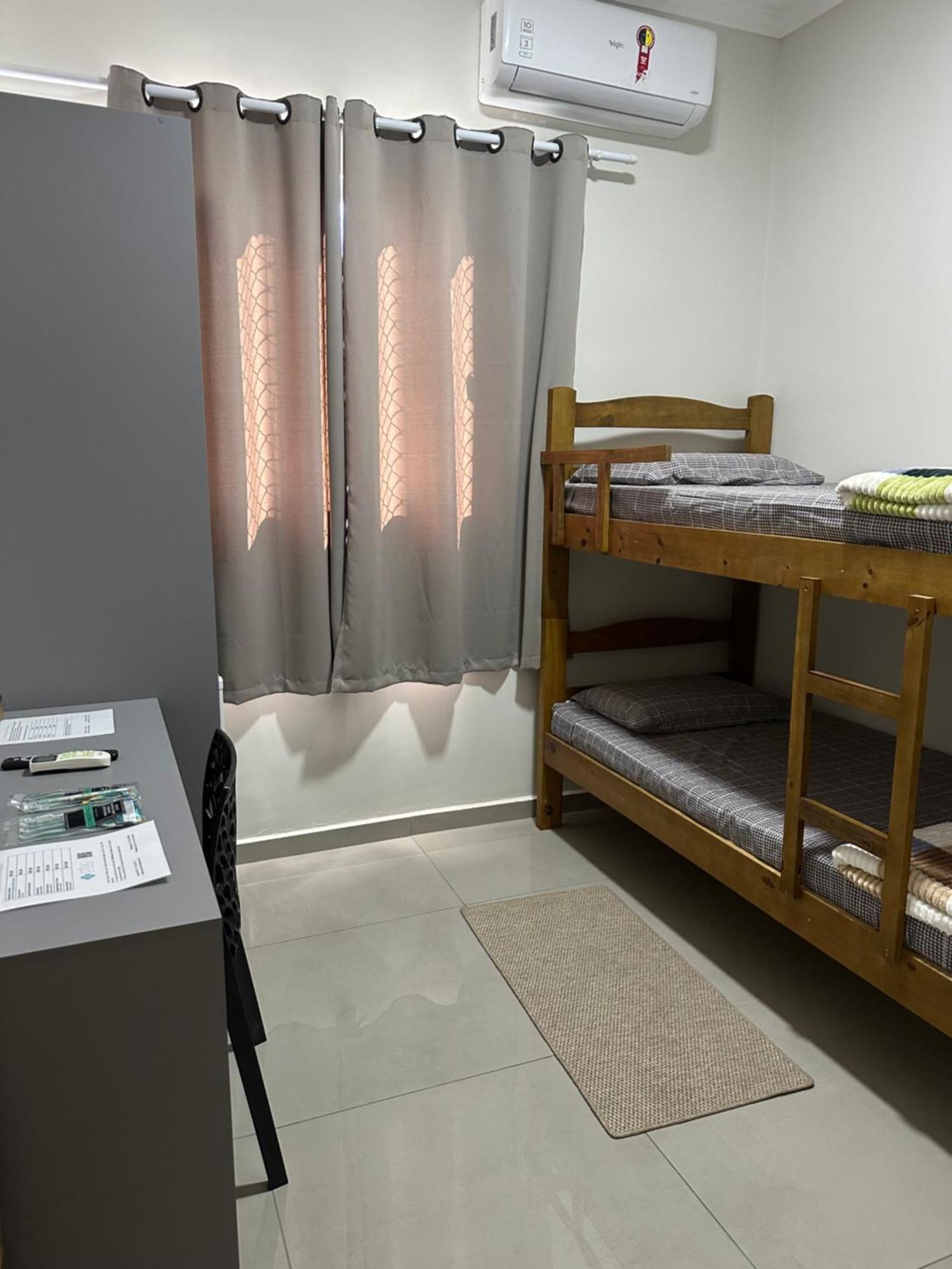 גווארולוס Guaru Inn Hostel מראה חיצוני תמונה